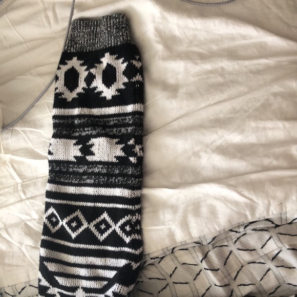 Black & White Cardigan - Picture 2 of 5